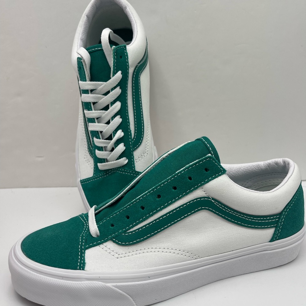 Vans Men’s Style 36 'Classic Sport - Cadmium Green Sneakers
VN0A54F69YE
Stylish - Picture 14 of 16